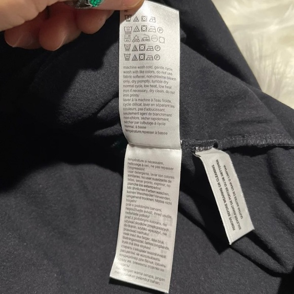 NWT Men’s Medium Calvin Klein Linear Logo Prints Drawstring Hoodie In Black - Picture 10 of 11